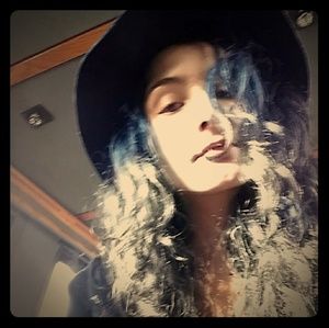 Meet your Posher, Sharea